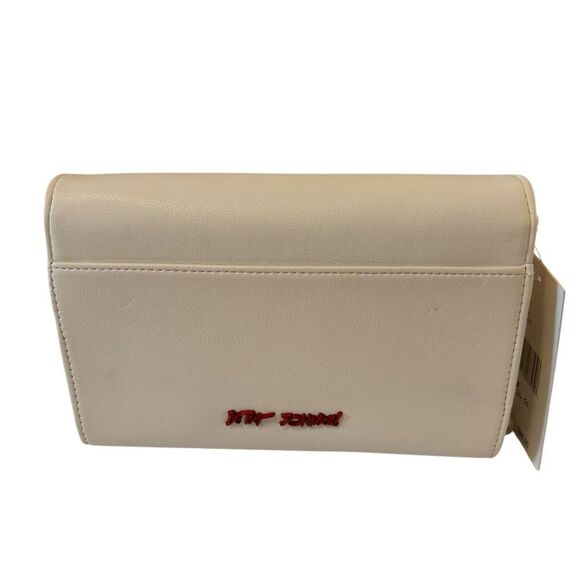 Adorable Betsy Johnson Off-White Crossbody w/ Red Heart Tacs. - Picture 4 of 8